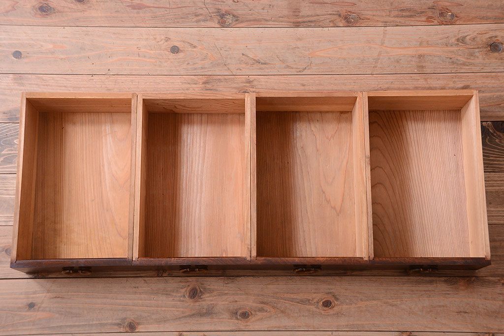 アンティーク家具　和製アンティーク　五尺　銀モールガラス入りの明治〜大正期ローボード(水屋箪笥、テレビ台、キャビネット、収納棚)