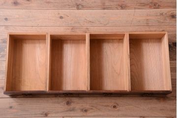 アンティーク家具　和製アンティーク　五尺　銀モールガラス入りの明治〜大正期ローボード(水屋箪笥、テレビ台、キャビネット、収納棚)