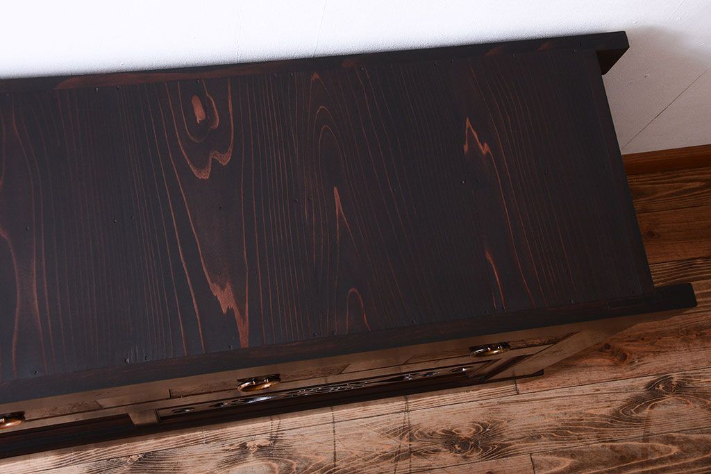 アンティーク家具　和製アンティーク　五尺　銀モールガラス入りの明治〜大正期ローボード(水屋箪笥、テレビ台、キャビネット、収納棚)