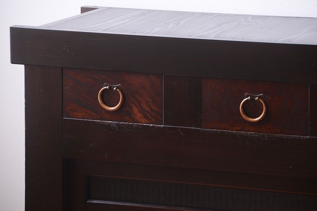 アンティーク家具　和製アンティーク　五尺　銀モールガラス入りの明治〜大正期ローボード(水屋箪笥、テレビ台、キャビネット、収納棚)