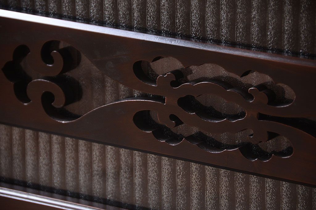 アンティーク家具　和製アンティーク　五尺　銀モールガラス入りの明治〜大正期ローボード(水屋箪笥、テレビ台、キャビネット、収納棚)