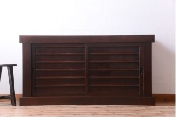 アンティーク家具　古民具・骨董　五尺　横桟戸の古い高級水屋箪笥ローボード(リビングボード・テレビボード)