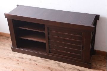 アンティーク家具　古民具・骨董　五尺　横桟戸の古い高級水屋箪笥ローボード(リビングボード・テレビボード)