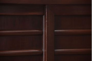 アンティーク家具　古民具・骨董　五尺　横桟戸の古い高級水屋箪笥ローボード(リビングボード・テレビボード)