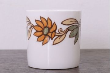 イギリスビンテージ　Susie Cooper(スージークーパー)　ART NOUVEAU(アールヌーボー)シリーズ　ブラウン　カップ&ソーサー3客セット(1)(洋食器)