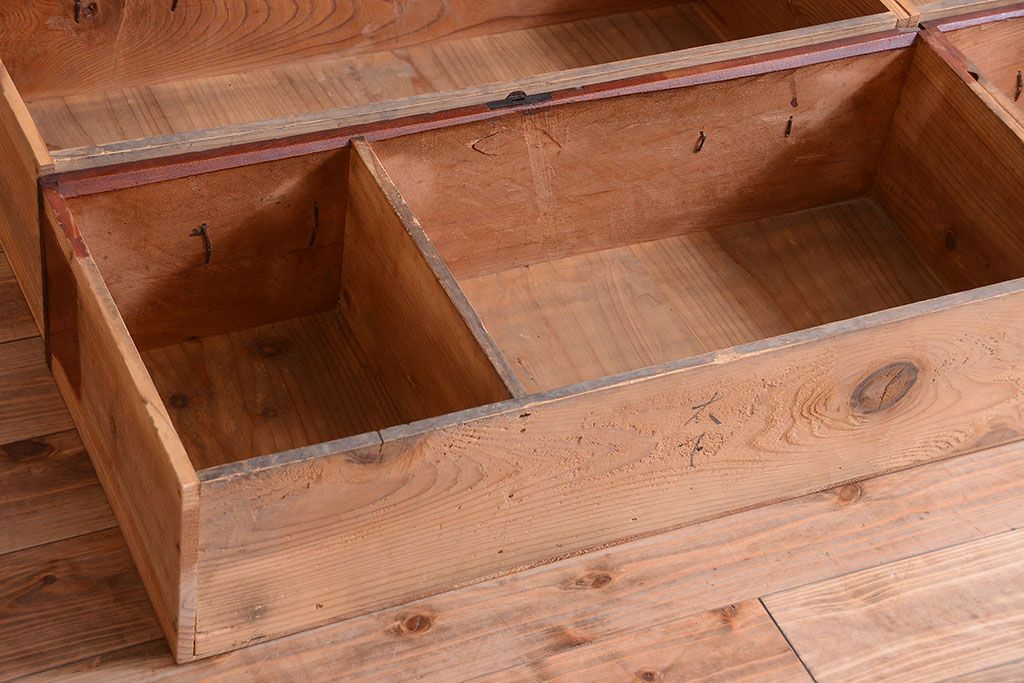 アンティーク家具　古民具・骨董　欅材と檜材!和モダンスタイルの収納箪笥サイドボード(水屋箪笥)