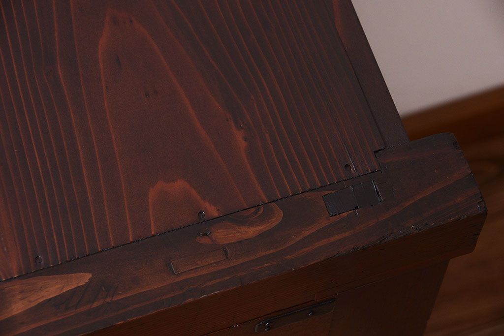 アンティーク家具　古民具・骨董　欅材と檜材!和モダンスタイルの収納箪笥サイドボード(水屋箪笥)