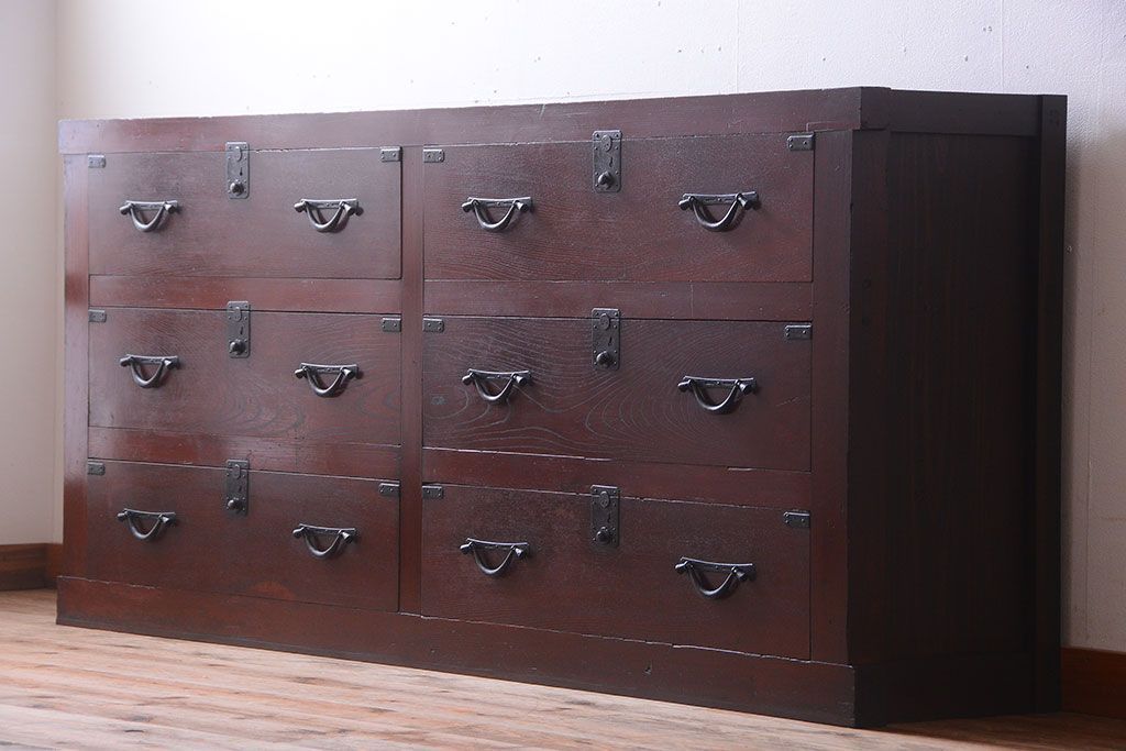 アンティーク家具　古民具・骨董　欅材と檜材!和モダンスタイルの収納箪笥サイドボード(水屋箪笥)