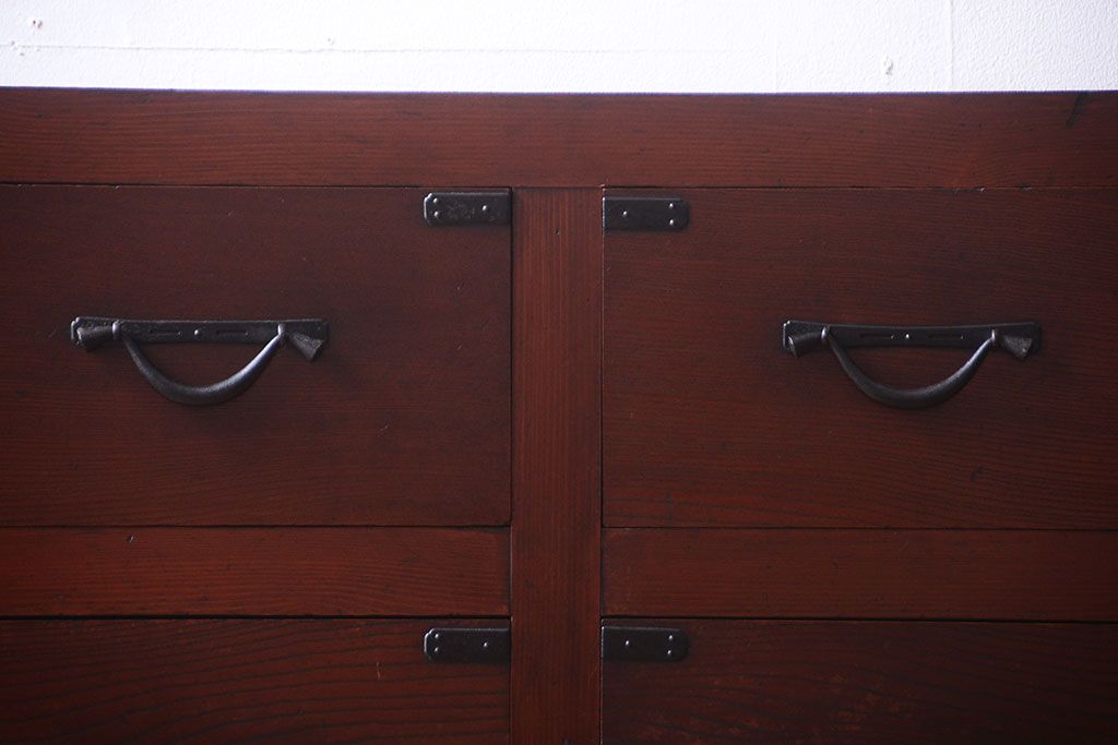 アンティーク家具　古民具・骨董　欅材と檜材!和モダンスタイルの収納箪笥サイドボード(水屋箪笥)