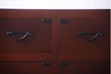 アンティーク家具　古民具・骨董　欅材と檜材!和モダンスタイルの収納箪笥サイドボード(水屋箪笥)