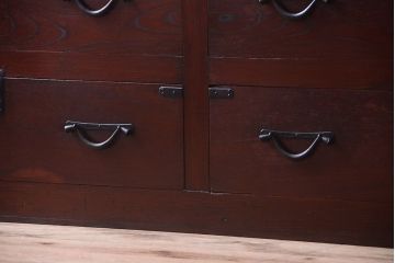 アンティーク家具　古民具・骨董　欅材と檜材!和モダンスタイルの収納箪笥サイドボード(水屋箪笥)