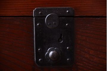 アンティーク家具　古民具・骨董　欅材と檜材!和モダンスタイルの収納箪笥サイドボード(水屋箪笥)