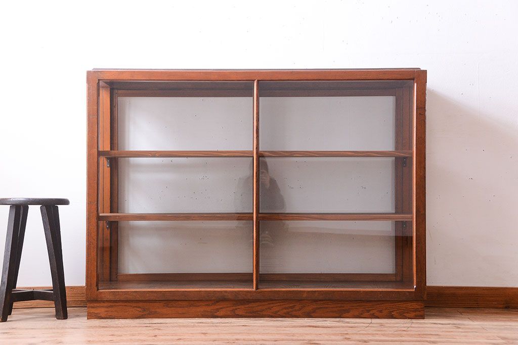 アンティーク家具　アンティーク　古い木のシンプルで上品なガラスケース