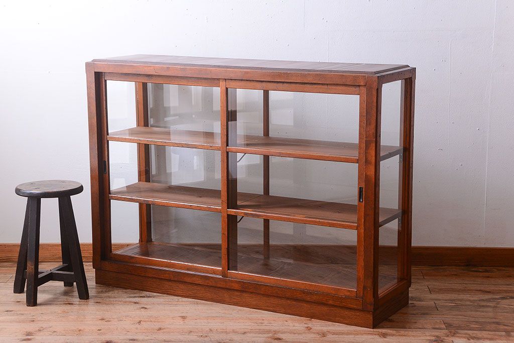 アンティーク家具　アンティーク　古い木のシンプルで上品なガラスケース