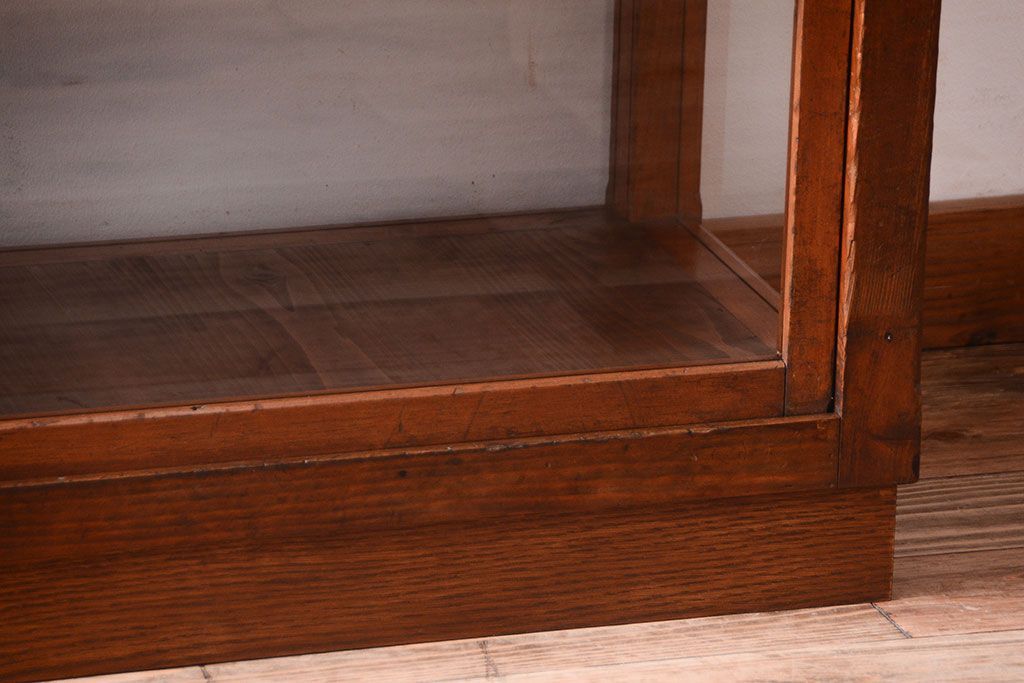 アンティーク家具　アンティーク　古い木のシンプルで上品なガラスケース
