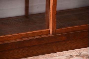 アンティーク家具　アンティーク　古い木のシンプルで上品なガラスケース