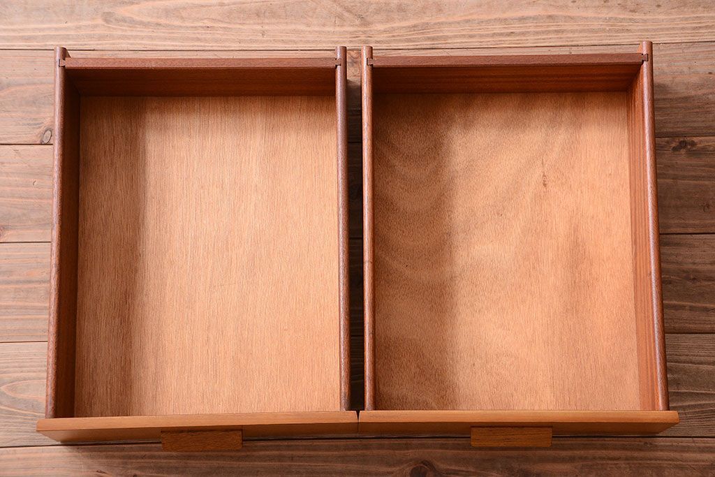 ヴィンテージ家具　北欧ビンテージ　G-PLAN　鏡付きのオーク材キャビネット(ワードローブ・収納棚・戸棚)