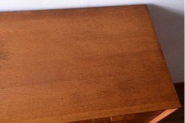 ヴィンテージ家具　北欧ビンテージ　G-PLAN　鏡付きのオーク材キャビネット(ワードローブ・収納棚・戸棚)