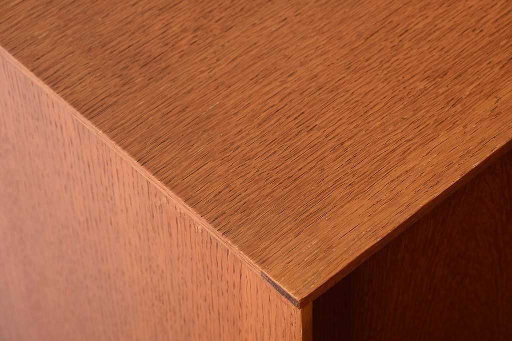 ヴィンテージ家具　北欧ビンテージ　G-PLAN　鏡付きのオーク材キャビネット(ワードローブ・収納棚・戸棚)