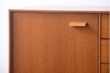 ヴィンテージ家具　北欧ビンテージ　G-PLAN　鏡付きのオーク材キャビネット(ワードローブ・収納棚・戸棚)