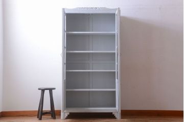 ヴィンテージ家具　海外ビンテージ　フレンチグレーペイントの上品なブックケース(本箱)