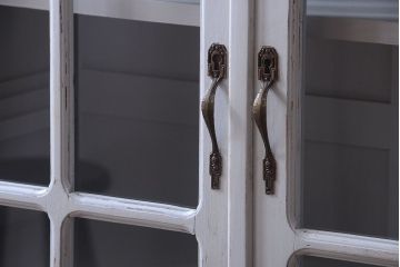 ヴィンテージ家具　海外ビンテージ　フレンチグレーペイントの上品なブックケース(本箱)