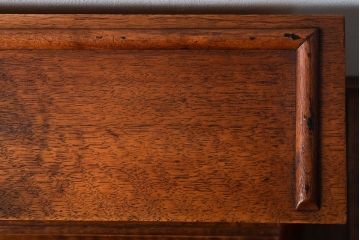 アンティーク雑貨　北欧家具　引き出し付きのシャッター式台形ミラー(鏡・キャビネット)