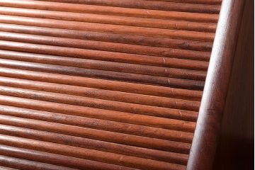 アンティーク雑貨　北欧家具　引き出し付きのシャッター式台形ミラー(鏡・キャビネット)