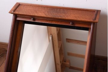 アンティーク雑貨　北欧家具　引き出し付きのシャッター式台形ミラー(鏡・キャビネット)