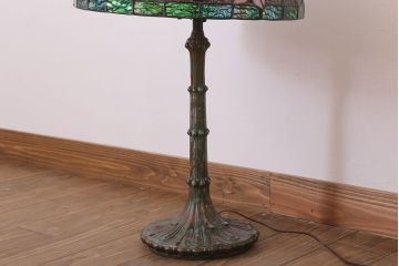 中古　上品なステンドグラスシェードのスタンド(照明)