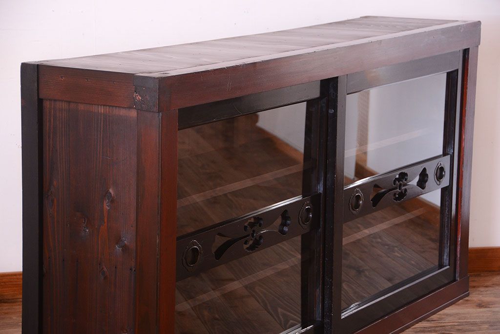 アンティーク家具　六尺　和製アンティーク　和モダンスタイル!ガラス戸水屋箪笥収納棚(サイドボード)