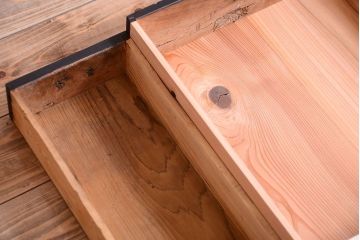 アンティーク家具　アンティーク　モールガラス入り!つや消しブラックペイントのカウンター収納棚(戸棚)