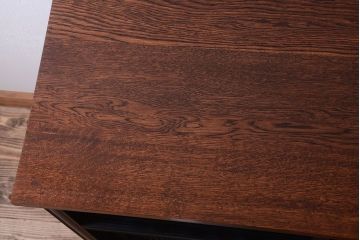 アンティーク家具　アンティーク　モールガラス入り!つや消しブラックペイントのカウンター収納棚(戸棚)