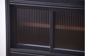 アンティーク家具　アンティーク　モールガラス入り!つや消しブラックペイントのカウンター収納棚(戸棚)