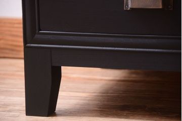 アンティーク家具　アンティーク　モールガラス入り!つや消しブラックペイントのカウンター収納棚(戸棚)