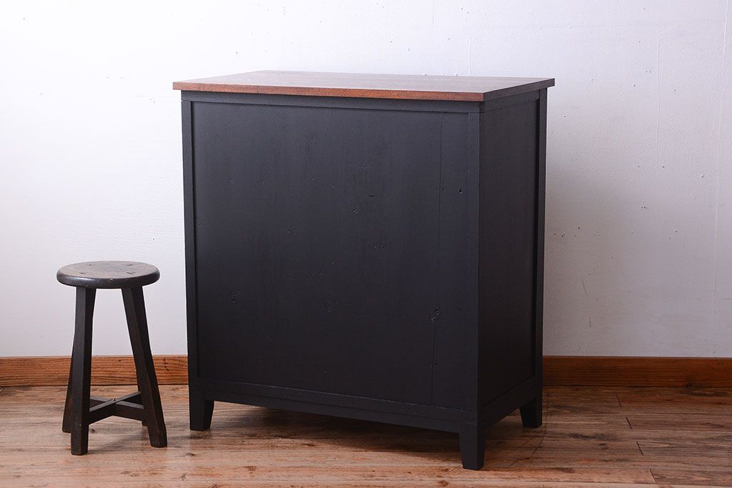 アンティーク家具　アンティーク　モールガラス入り!つや消しブラックペイントのカウンター収納棚(戸棚)