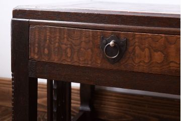 アンティーク家具　和製アンティーク　透かし入り　小ぶりな古い木の文机