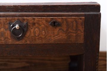 アンティーク家具　和製アンティーク　透かし入り　小ぶりな古い木の文机
