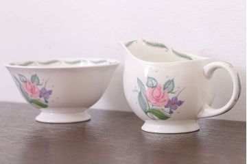 イギリスビンテージ　Susie Cooper(スージークーパー)　FRAGRANCE(フレグランス)　ミルク・シュガー2点セット(洋食器)