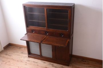 レトロ家具　昭和レトロ　モールガラス入り　ナラ材のアンティーク食器棚(カップボード)