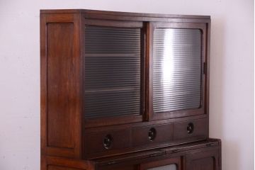 レトロ家具　昭和レトロ　モールガラス入り　ナラ材のアンティーク食器棚(カップボード)