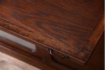 レトロ家具　昭和レトロ　モールガラス入り　ナラ材のアンティーク食器棚(カップボード)