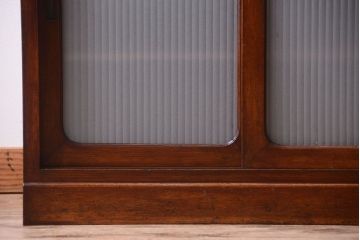 レトロ家具　昭和レトロ　モールガラス入り　ナラ材のアンティーク食器棚(カップボード)