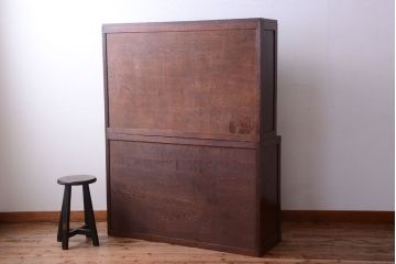 レトロ家具　昭和レトロ　モールガラス入り　ナラ材のアンティーク食器棚(カップボード)