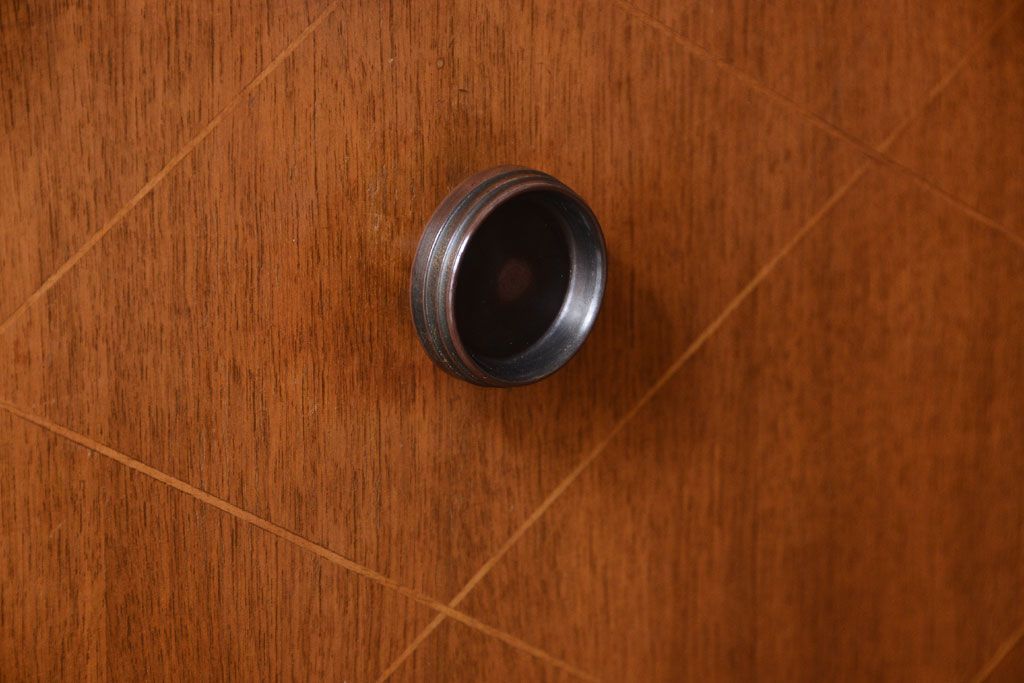 ヴィンテージ家具　珍しい一品　おしゃれな北欧ビンテージの台形キャビネット