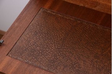 ヴィンテージ家具　珍しい一品　おしゃれな北欧ビンテージの台形キャビネット