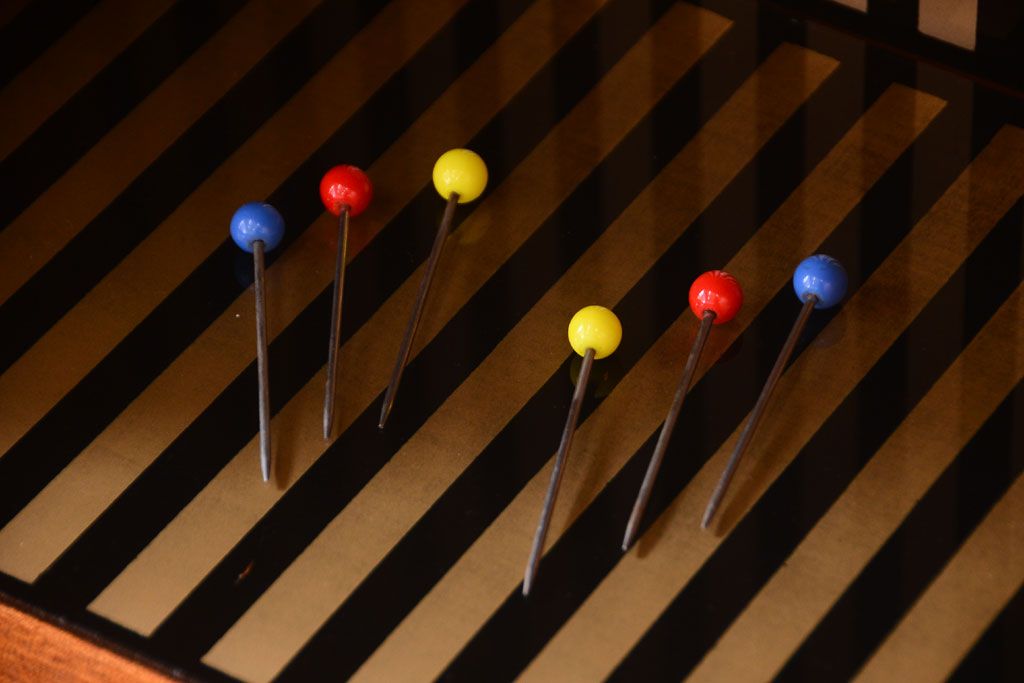 ヴィンテージ家具　珍しい一品　おしゃれな北欧ビンテージの台形キャビネット