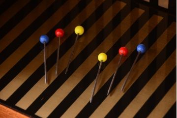 ヴィンテージ家具　珍しい一品　おしゃれな北欧ビンテージの台形キャビネット