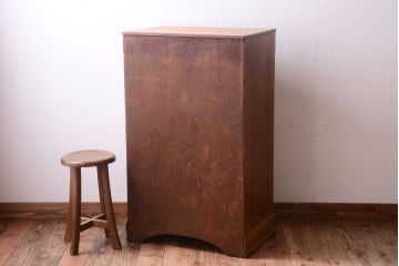 ヴィンテージ家具　イギリスビンテージ　オーク材のサイドキャビネット(戸棚・収納棚)