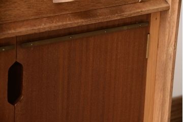 ヴィンテージ家具　北欧ビンテージ　G-PLAN　オーク材の珍しいセミサークルコーナーキャビネット